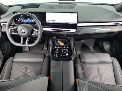 2025 BMW 5 SERIES — фото 5