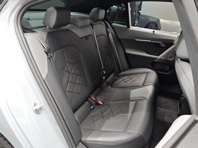 2025 BMW 5 SERIES — миниатюра 17