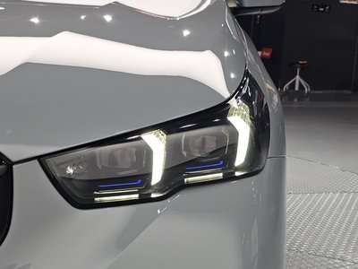 2025 BMW 5 SERIES — фото 9