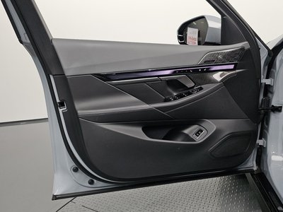 2025 BMW 5 SERIES — миниатюра 14