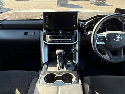 TOYOTA LAND CRUISER 300 - 5