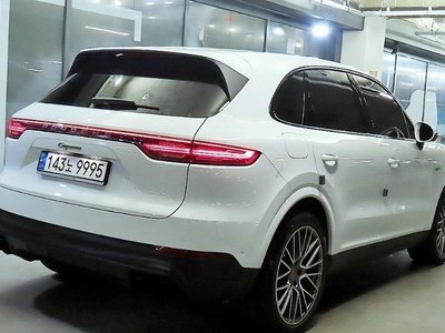 PORSCHE CAYENNE - 3
