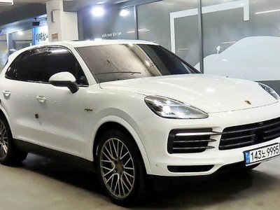PORSCHE CAYENNE - 1