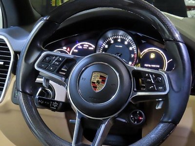 PORSCHE CAYENNE - 8