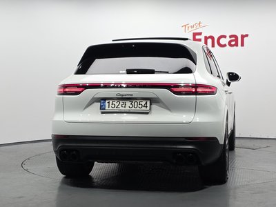 PORSCHE CAYENNE - 4