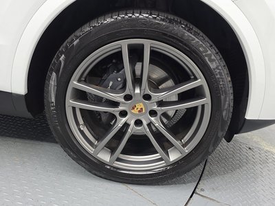 PORSCHE CAYENNE - 8