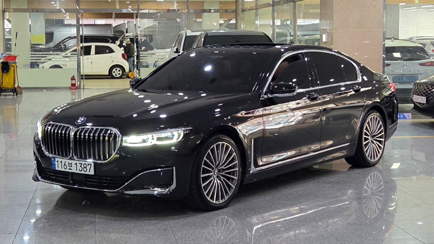 BMW 7 SERIES - View 1