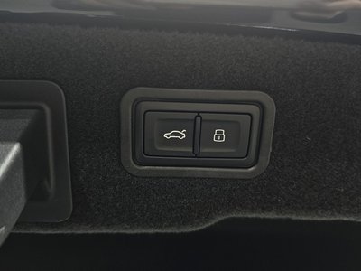 صورة مصغرة 31 لـ 2023 AUDI A8