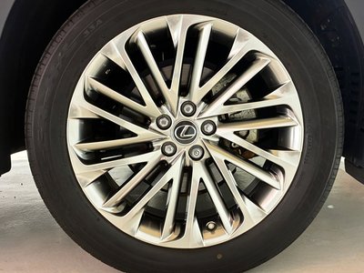 صورة 9 لـ 2020 Lexus RX