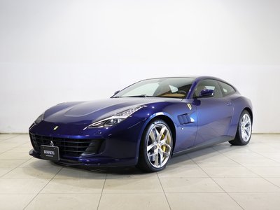FERRARI GTC4 LUSSO