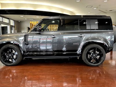 LAND ROVER DEFENDER - 7