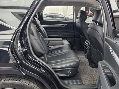 2021 Genesis GV80 thumbnail 18