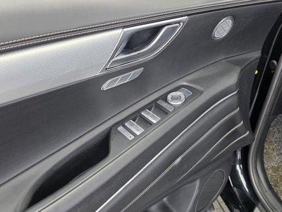 2021 Genesis GV80 thumbnail 30
