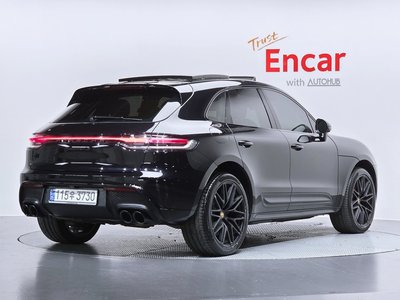 PORSCHE MACAN - 4