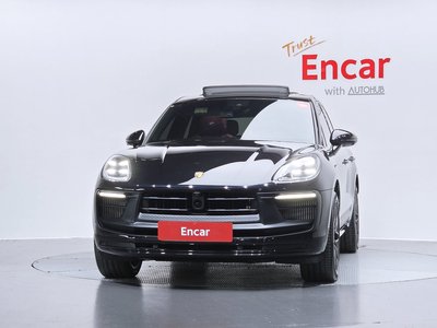 PORSCHE MACAN - 2