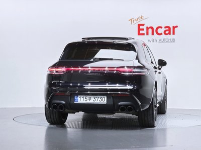 PORSCHE MACAN - 3