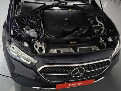 MERCEDES-BENZ E-CLASS - 7
