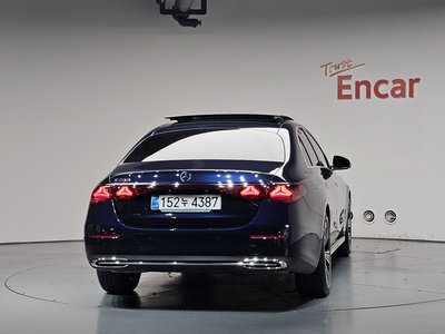 MERCEDES-BENZ E-CLASS - 3