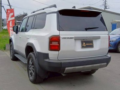 TOYOTA LAND CRUISER 250 - 7