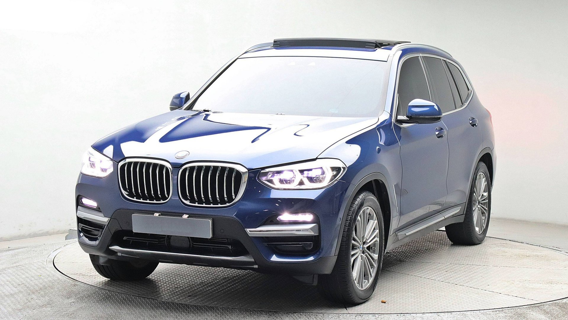 BMW X3 - View 1