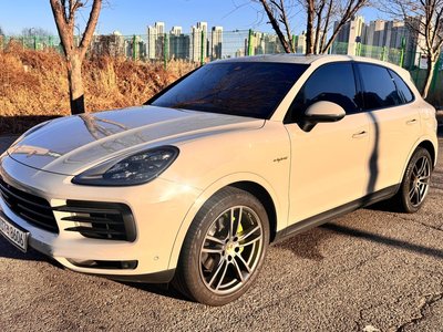 PORSCHE CAYENNE - 1