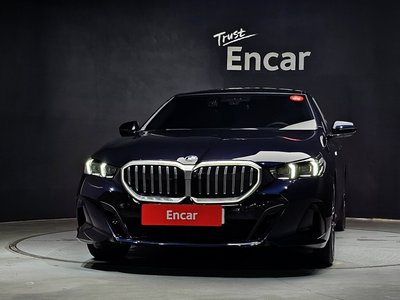 2024 BMW 5 SERIES photo 2