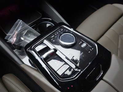 2024 BMW 5 SERIES thumbnail 12