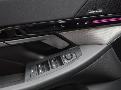 2024 BMW 5 SERIES thumbnail 25