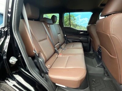 صورة 8 لـ 2025 Toyota LAND CRUISER 250