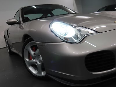 PORSCHE 911 - 8
