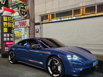 2023 Porsche TAYCAN 照片 1