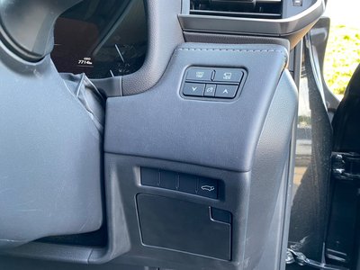صورة مصغرة 33 لـ 2023 Lexus LX