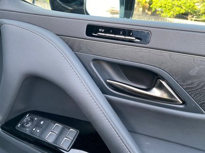 صورة مصغرة 31 لـ 2023 Lexus LX