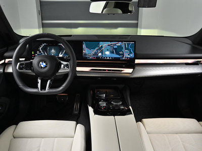 BMW 5 SERIES - 4