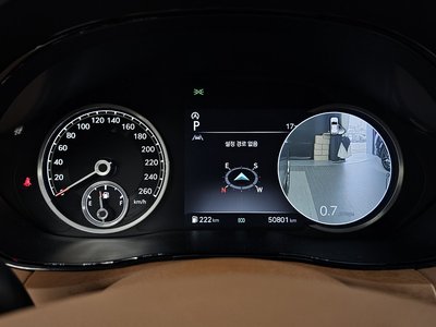 صورة 8 لـ 2021 Genesis GV70