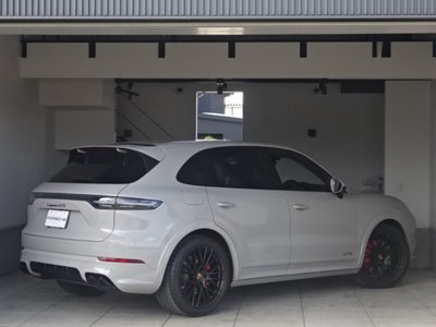 PORSCHE CAYENNE - 10