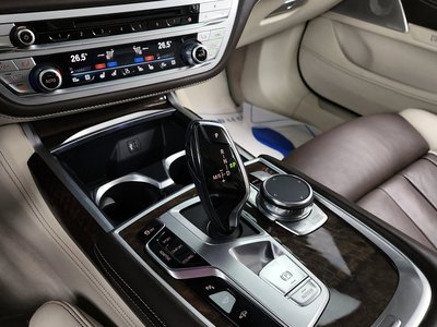 BMW 7 SERIES - 9