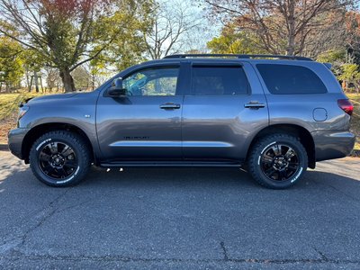 TOYOTA SEQUOIA - 10