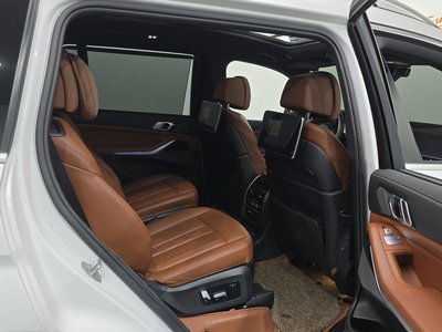 2020 BMW X7 — миниатюра 17