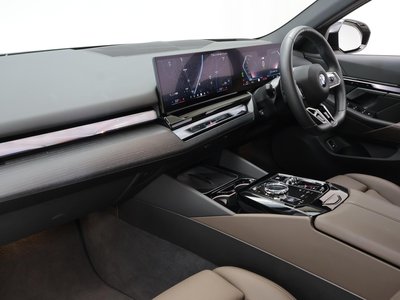 BMW 5 SERIES TOURING - 4