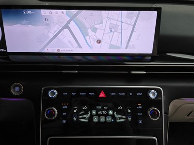 2024 Genesis GV80 thumbnail 18