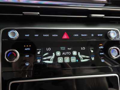 2024 Genesis GV80 thumbnail 32