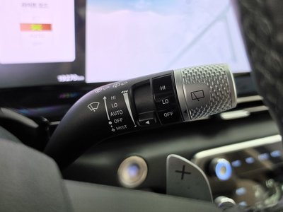 2024 Genesis GV80 thumbnail 30