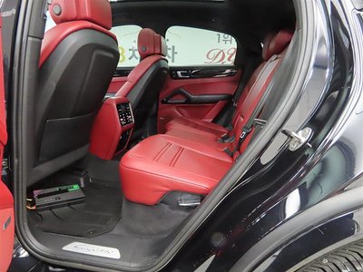 PORSCHE CAYENNE - 7