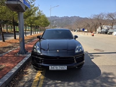 PORSCHE CAYENNE - 1