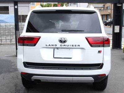 TOYOTA LAND CRUISER 300 - 4