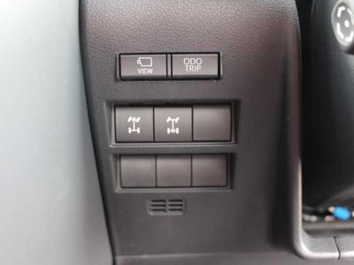TOYOTA LAND CRUISER 300 - 9