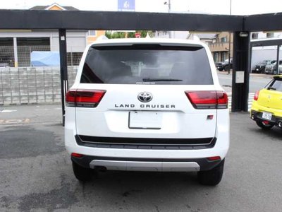TOYOTA LAND CRUISER 300 - 5