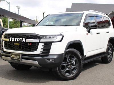 TOYOTA LAND CRUISER 300 - 1