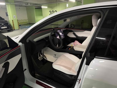 TESLA MODEL Y - 6